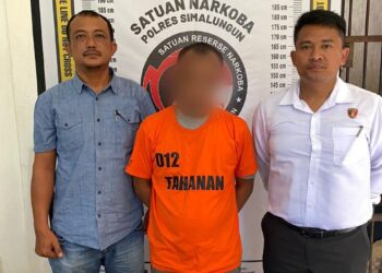 Foto tersangka dan barang bukti yang diamankan Polsek Bosar Maligas,.