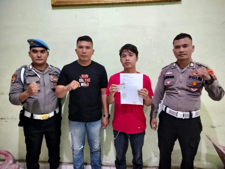 Pemohon SIM C, Chandra M. P. Sigalingging, merasa puas dengan pelayanan Satpas Polres Pematangsiantar.