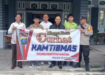 Polres Pematangsiantar melaksanakan Minggu Kasih Curhat Kamtibmas dengan menyambagi para jemaat untuk menampung, mendengar dan menjawab keluhan warga, di Gereja - gereja wilayah Kota Pematangsiantar, pada Minggu (24/11/2024).