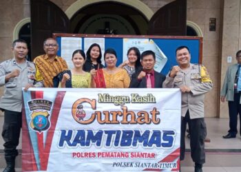 Jajaran Polsek Polres Pematangsiantar laksanakan Minggu Kasih Curhat Kamtibmas untuk menampung, mendengar dan menjawab keluhan warga, di Gereja - gereja Kota Pematangsiantar, pada Minggu (10/11/2024).