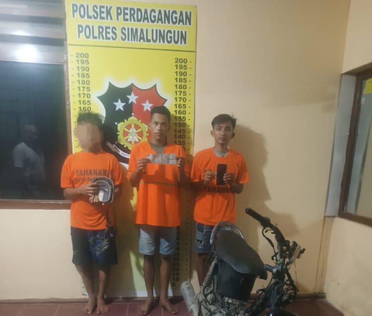 Foto ketiga pelaku pencurian yang diamankan Polsek Perdagangan.