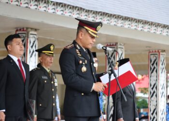 Kapolres Pematangsiantar, AKBP Yogen Heroes Baruno, SH, SIK, bertindak sebagai Inspektur Upacara (Irup), pada Minggu (10/11/2024) pagi, pukul 08.00 WIB, di Lapangan Adam Malik Kota Pematangsiantar.