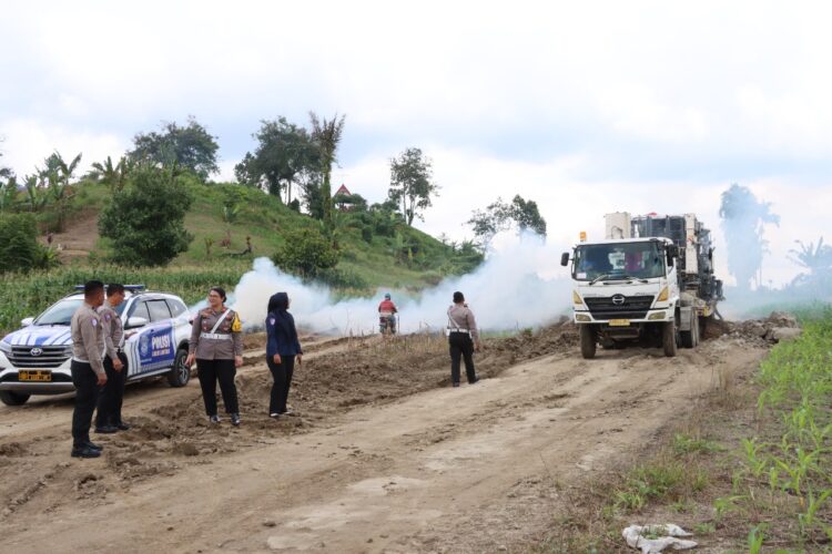 Kesiapan Ops Lilin Toba 2024, Sat Lantas Polres Pematangsiantar survei jalur alternatif, pada Kamis (14/11/2024), pukul 13.00 WIB.