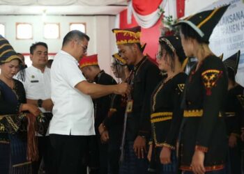 Pjs. Bupati Pakpak Bharat, Dr. Naslindo Sirait membuka lokakarya Guru Penggerak Kabupaten Pakpak Bharat, Rabu (30/10/2024) lalu, di Gedung Serba Guna, Salak.