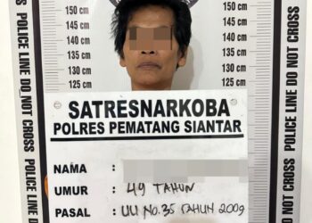 Foto pelaku yang diamankan Sat Narkoba Polres Pematangsiantar.