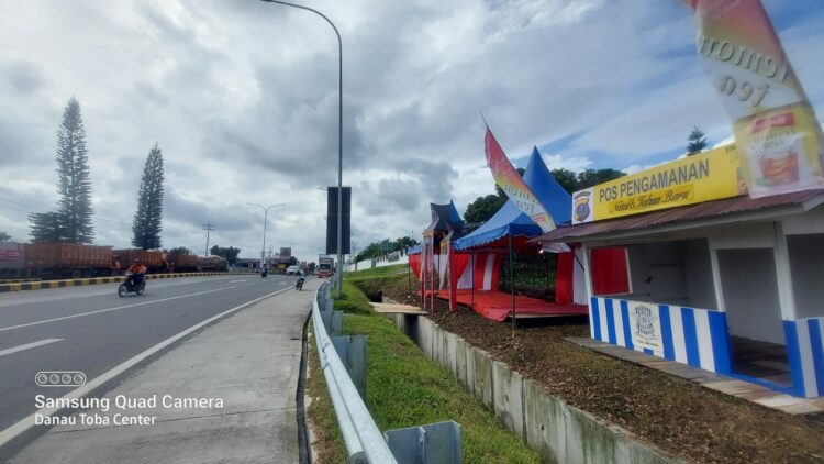 Foto: Pospam di Pintu Tol Sinaksak wilayah Polres Simalungun.