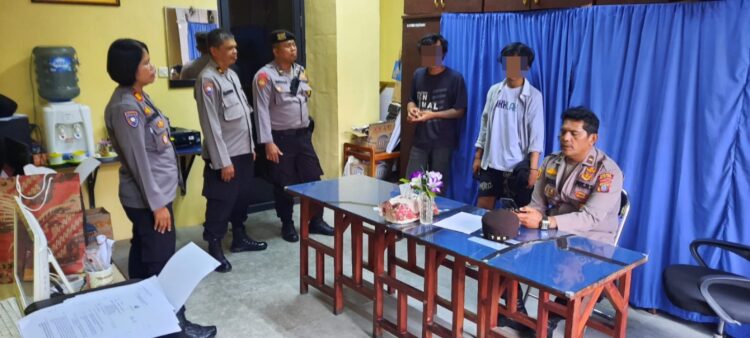 Satuan Binmas Polres Pematangsiantar melakukan pembinaan terhadap dua juru parkir (Jukir) liar, berinisial GS (23), dan CCH (27), pada Senin (16/12/2024) siang, pukul 11.00 WIB.