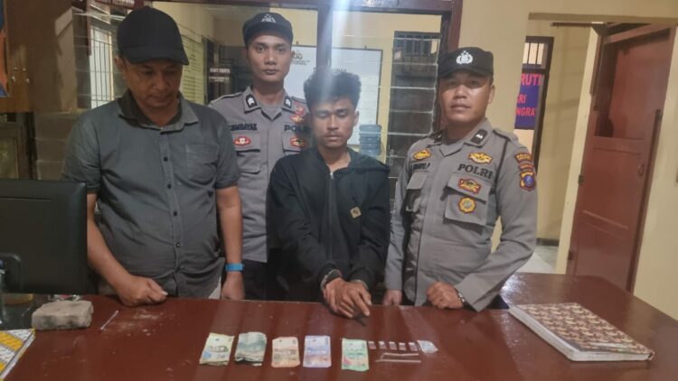 Foto tersangka dan barang bukti yang diamankan petugas kepolisian.