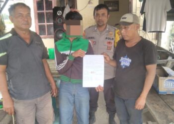 Bhabinkamtibmas Kelurahan Pematang Marihat, Bripka Asril Manurung, menyelesaikan perkara pencurian melalui problem solving, pada Rabu (11/12/2024) pagi lalu, pukul 09.00 WIB.