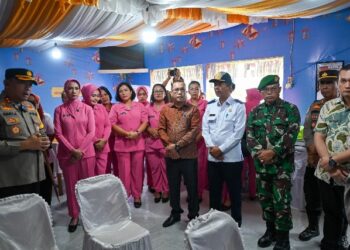 Sekretaris Daerah, Chiristison Rudianto Marbun, M.Pd, bersama Kapolres Humbahas, AKBP Hary Ardianto, S.H, S.I.K., M.H, melakukan pengecekan kesiapan Pos PAM Operasi Lilin Toba 2024, dalam rangka pengamanan Natal 2024 dan Tahun Baru 2025, di wilayah Kabupaten Humbang Hasundutan, Jumat (27/12/2024).