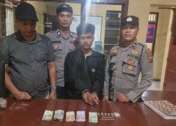 Foto tersangka dan barang bukti yang diamankan petugas kepolisian.