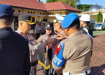 Kapolres Simalungun, AKBP Choky Sentosa Meliala, S.I.K., S.H., M.H, pimpin Apel Gelar Pasukan "Ops Lilin Toba 2024" dalam rangka pengamanan Natal Tahun 2024 dan Tahun Baru Tahun 2025, di wilayah Kabupaten Simalungun.