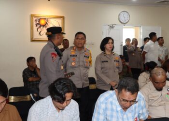 Kapolres Pematangsiantar, AKBP Yogen Heroes Baruno, S.H, S.I.K, pimpin langsung pengamanan Rapat Pleno Terbuka Tingkat Kotamadya, di Ballroom Simalungun Hotel Sapadia Pematangsiantar, Selasa (03/12/2024).