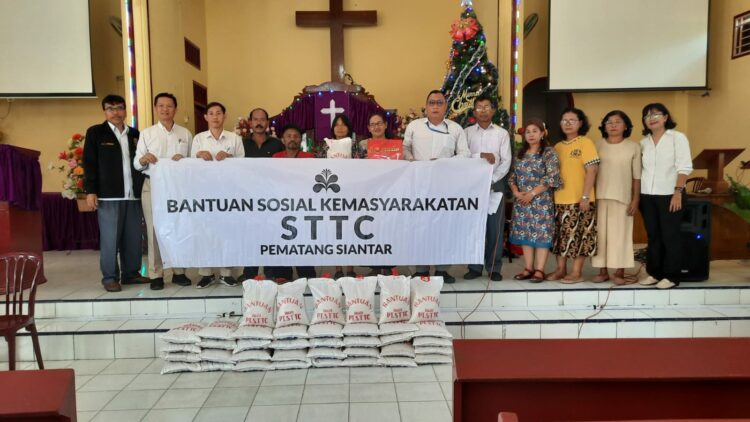 PT Sumatra Tobacco Trading Company (PT. STTC) Kota Pematangsiantar menggelar bakti sosial dengan menyalurkan bantuan kepada sejumlah Rumah Ibadah.