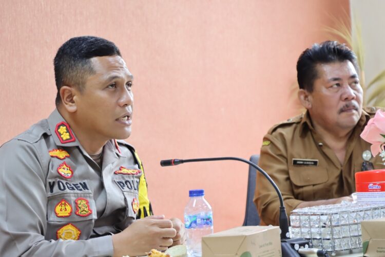 Kapolres Pematangsiantar, AKBP Yogen Heroes Baruno SH, SIK, mengikuti rapat koordinasi (Rakor) validasi data penyediaan lahan penanaman jagung serentak se - Indonesia yang dipimpin Wakapolda Sumut, Brigjen Pol Rony Samtana, S.I.K, MTCP, pada Senin (6/1/2025), pukul : 10.00 WIB.