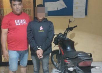 Foto pelaku dan barang bukti yang diamankan Polsek Siantar Martoba.