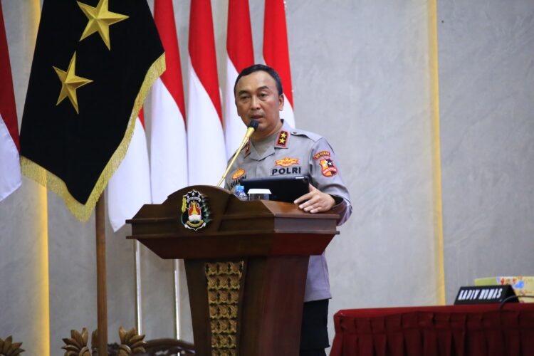 Kadiv Humas Polri, Irjen. Pol. Sandi Nugroho, memberikan pembekalan penting kepada Taruna Akademi Kepolisian (Akpol) semester genap Tahun 2025.