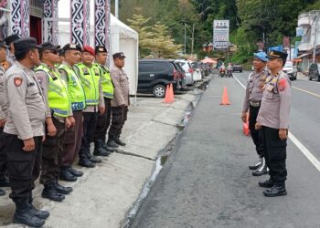 Personel Polres Simalungun siap siaga amankan arus balik libur Tahun Baru di Pos Yan-II Pantai Bebas Parapat.