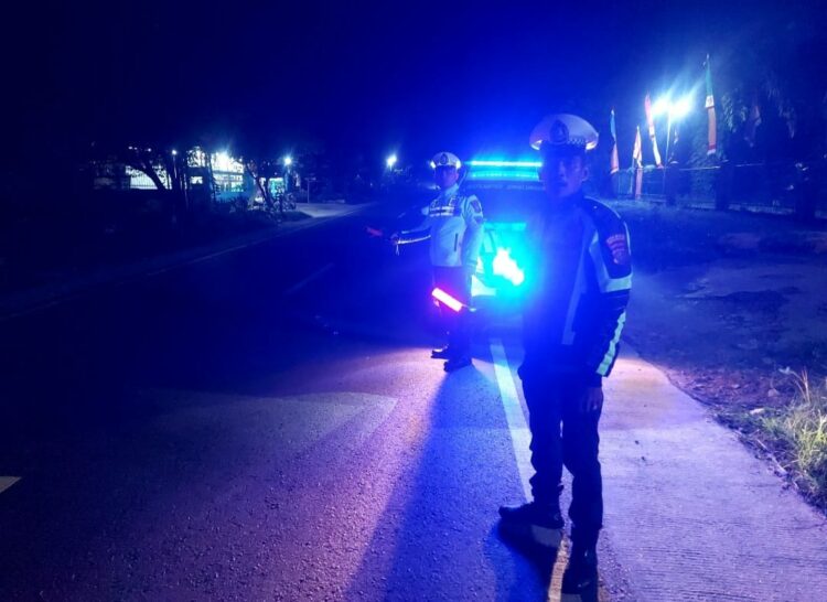 Sat Lantas Polres Simalungun melaksanakan Blue Light Patrol (BLP) untuk meningkatkan keamanan dan kenyamanan masyarakat di malam hari.