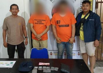 Foto kedua pelaku dan barang bukti yang diamankan Polisi.