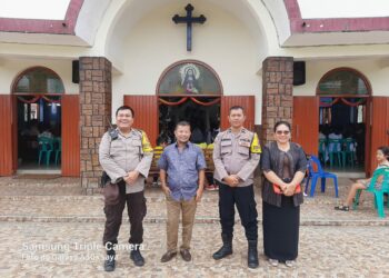 Polres Pematangsiantar melaksanakan Minggu Kasih Curhat Kamtibmas, sambangi warganya untuk tampung curhat, di Gereja - gereja wilayah Kota Pematangsiantar, pada Minggu (12/1/2025).