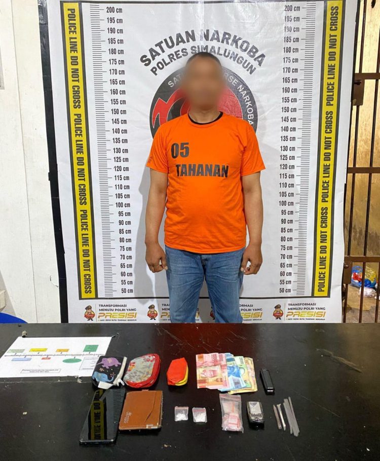 Foto tersangka dan barang bukti yang diamankan Polisi.