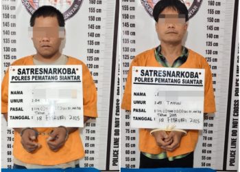 Foto kedua tersangka dan barang bukti yang diamankan Polres Pematangsiantar.