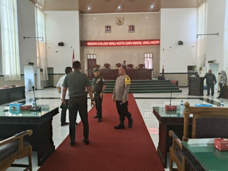 Suasana Rapat Paripurna DPRD Pematangsiantar tentang Pengusulan Pemberhentian Wali Kota dan penetapan Paslon Wali Kota dan Wakil Wali Kota Pematangsiantar terpilih.