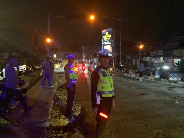 Polres Pematangsianta melaksanakan Kegiatan Rutin Yang Ditingkatkan (KRYD), dan berhasil mengamankan tujuh sepedamotor knalpot blong, pada Sabtu (1/2/2025) malam.