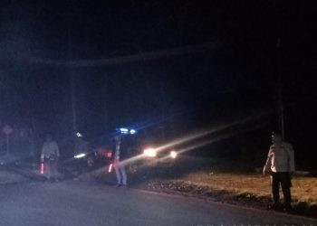 Polsek Tanah Jawa melaksanakan Patroli Blue Light, pada Sabtu malam (15/2/2025).