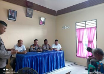 Kapolsek Bosar Maligas, Iptu Sonni G Silalahi, S.H, memimpin kegiatan Analisa dan Evaluasi (Anev) bulanan yang digelar di Aula Kantor Polsek Bosar Maligas, pada Selasa (4/2/2025).