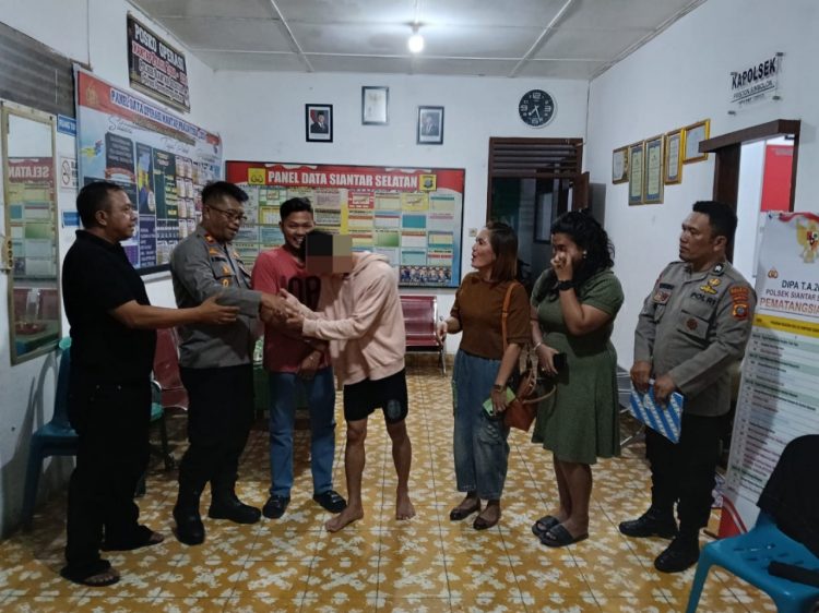 Polsek Siantar Selatan mengamankan seorang pelajar yang diduga melakukan percobaan bunuh diri, di Jalan Gereja, Kelurahan Kristen, Kecamatan Siantar Selatan, Kota Pematangsiantar, pada Minggu (23/2/2025) siang, sekira pukul 14.05 WIB.