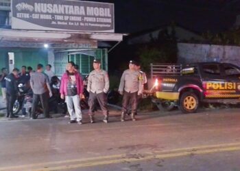 Polres Pematangsiantar melaksanakan Kegiatan Rutin Yang Ditingkatkan (KRYD), di Jalan Medan, pada Selasa (4/2/2025) malam, pukul 21.00 WIB.