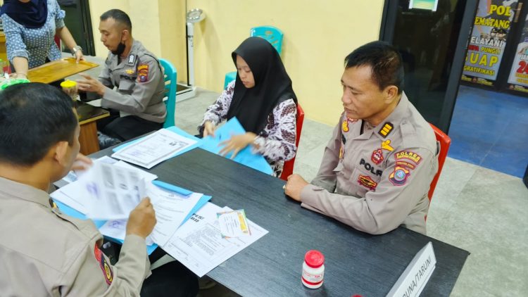 Polres Pematangsiantar melalui Bagian SDM melaksanakan verifikasi berkas penerimaan calon Taruna Akademi Polisi (Akpol), Bintara, Tamtama, dan Rekrutmen Polri Terpadu Tahun Anggaran 2025.