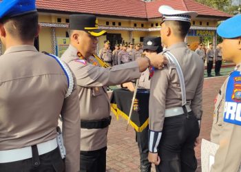 Apel dipimpin langsung oleh Kapolres Simalungun, AKBP Choky Sentosa Meliala, S.I.K., S.H., M.H., di Lapangan Apel Mako Polres Simalungun.