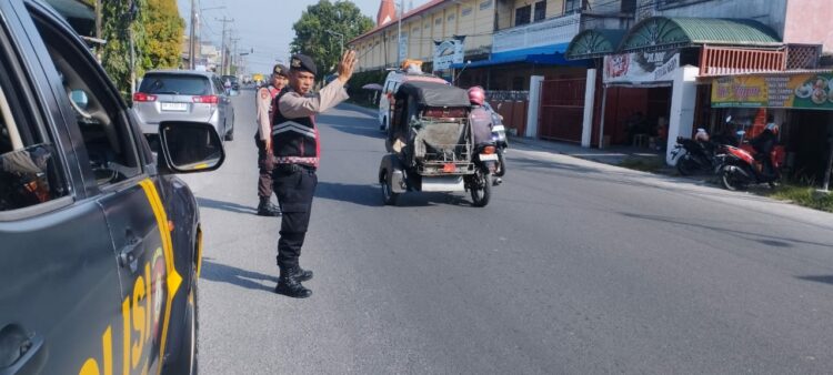 Satuan Samapta Polres Pematangsiantar melaksanakan Kegiatan Kepolisian Rutin Yang Ditingkatkan (KRYD), di Jalan Melanthon Siregar, pada Sabtu (8/2/2025) pagi, pukul 09.00 WIB.