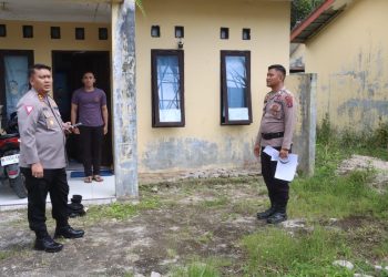 Kapolres Simalungun, AKBP Choky Sentosa Meliala, S.I.K., S.H., M.H, melakukan inspeksi mendadak (Sidak) ke Asrama Polisi Polres Simalungun, Jalan Jhon Horailam Saragih, Pamatang Raya, Kamis (20/2/2025).