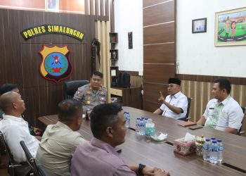 Kapolres Simalungun, AKBP Choky Sentosa Meliala, S.I.K., S.H., M.H, menerima kunjungan silaturahmi Bupati Simalungun terpilih, Dr. H. Anton Achmad Saragih, pada Rabu (5/3/2025).