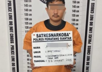 Satuan Reserse Narkoba Polres Pematangsiantar kembali meringkus seorang pemilik narkotika jenis sabu, di Jalan Madura bawah, Gang Jespam, Kelurahan Bantan, Kecamatan Siantar Barat, Kota Pematangsiantar, pada Kamis (6/3/2025) dini hari, sekitar pukul 00.30 WIB.