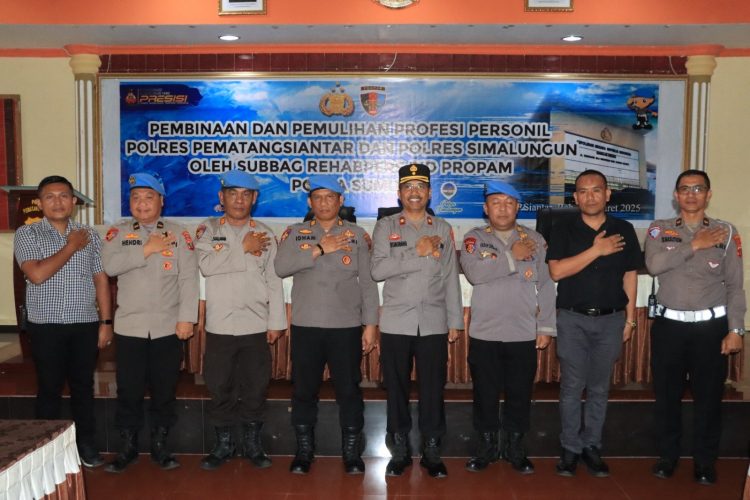 Polres Pematangsiantar menerima kunjungan kerja (Kunker) Tim Subbag Rehabpers Bidang Polda Sumatera Utara (Polda Sumut) diketuai AKP Idham Halik S.H, pada Rabu (12/3/2025) pagi, pukul : 10.00 WIB, di Aula Widya Satya Brata Polres Pematangsiantar.