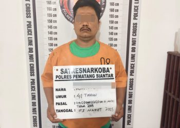 Foto tersangka dan barang bukti yang diamankan Polres Pematangsiantar.