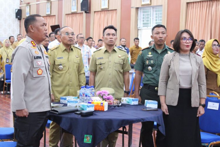 Kapolres Simalungun, AKBP Marganda Aritonang, S.H., S.I.K., M.M., menghadiri konsultasi publik rancangan awal Rencana Pembangunan Jangka Menengah Daerah (RPJMD) Kabupaten Simalungun tahun 2025-2029 dan Musyawarah Perencanaan Pembangunan (Musrenbang) Rencana Kerja Pemerintah Daerah (RKPD) Kabupaten Simalungun tahun 2026.