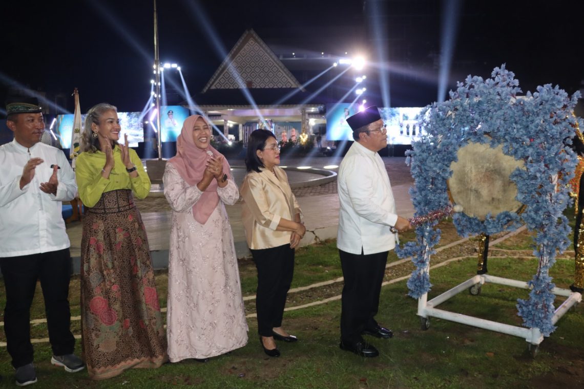 Kapolres Pematangsiantar, AKBP Sah Udur T.M Sitinjak SH, SIK, MH, menghadiri pembukaan MTQN (Musabaqah Tilawatil Qur'an Nasional) Ke-57 Tingkat Kota Pematangsiantar Tahun 2025, pada Kamis (10/4/2025) malam.
