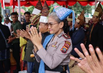 Kapolres Pematangsiantar, AKBP Sah Udur T.M Sitinjak, S.H., S.I.K, M.H, menghadiri peresmian Monumen Raja Siantar XIV Sang Naualuh Damanik, pada Sabtu (26/4/2025) pagi.