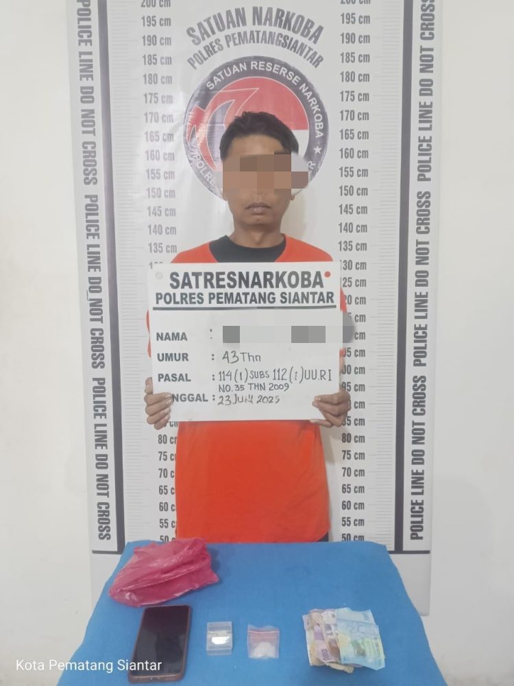 Foto tersangka dan barang bukti yang diamankan Polisi.