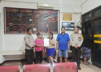 Polsek Siantar Utara melalui personil piket SPKT dan Bhabinkamtibmas, menyelesaikan perkara penganiayaan dengan mediasi, pada Selasa (3/6/2025).