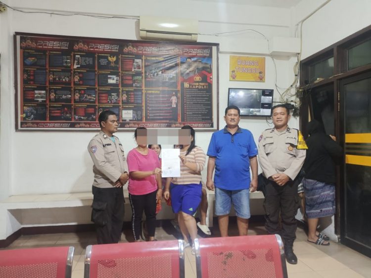 Polsek Siantar Utara melalui personil piket SPKT dan Bhabinkamtibmas, menyelesaikan perkara penganiayaan dengan mediasi, pada Selasa (3/6/2025).