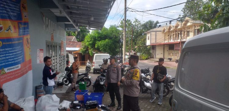 Polsek Siantar Selatan melaksanakan patroli rutin, di tempat keramaian dan objek vital yang ada di wilayah hukum Polsek Siantar Selatan, pada Selasa (17/6/2025) siang.