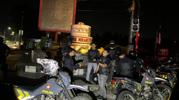 Polres Pematangsiantar melaksanakan Kegiatan Rutin Yang Ditingkatkan (KRYD) hingga subuh, yang dimulai pada  Sabtu (14/6/2025) malam, sekira pukul 22.30 WIB.