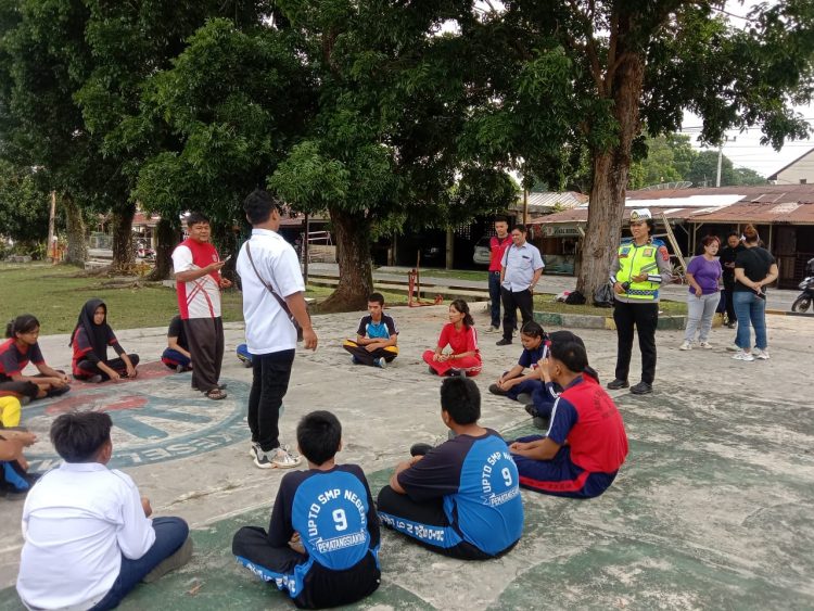 Sat Lantas Polres Pematangsiantar melaksanakan pelatihan mandiri yang dirangkai pertemuan rutin kepada Patroli Keamanan Sekolah (PKS) Sat Lantas Polres Pematangsiantar.